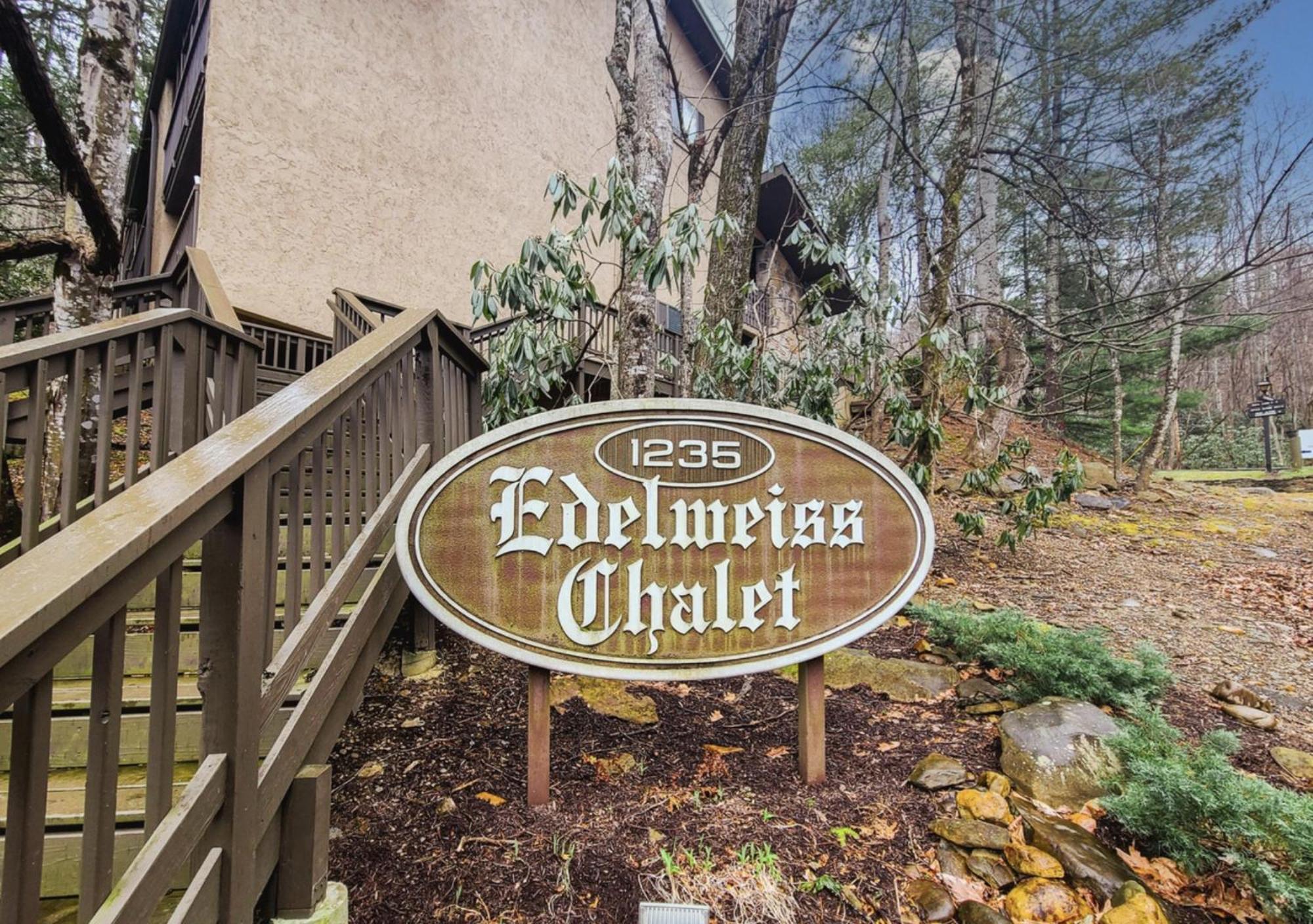 Obear Mountain Is A Newly Updated Condo In Chalet Village Of Gatlinburg! Extérieur photo